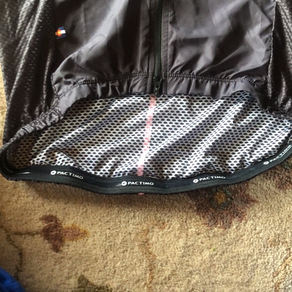 Peloton x Pactimo Divide Wind Cycling Jacket - Picture 6 of 9